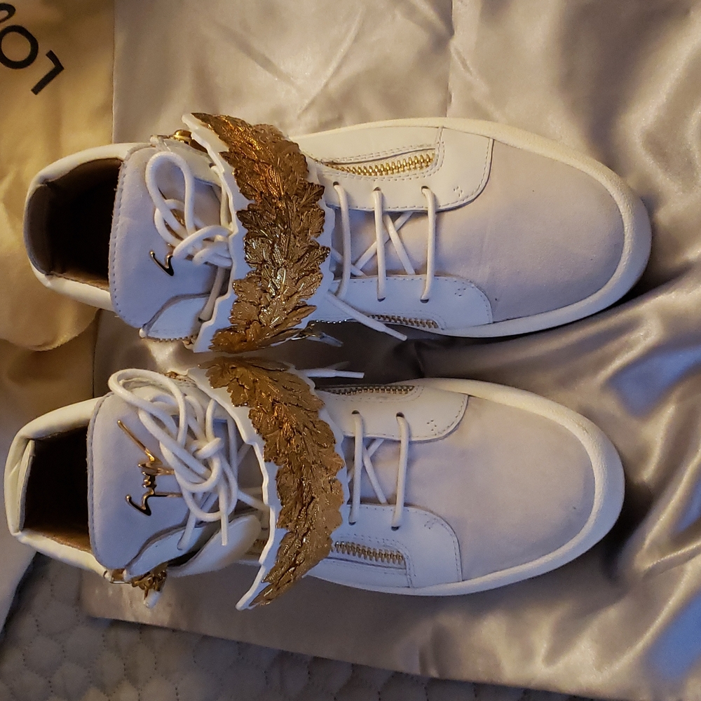 Louis Vuitton Giuseppe zanotti Gold Leaf white gold zipper beautiful shoes